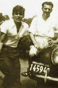 Che Guevara and Alberto Granado pose with their motorcycle.