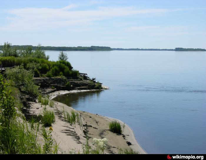 A colour image of the shores of Nazino Island.