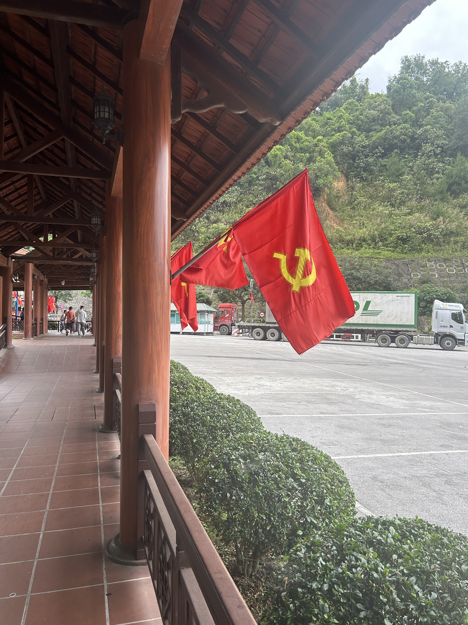 Hanoi to Nanning overland