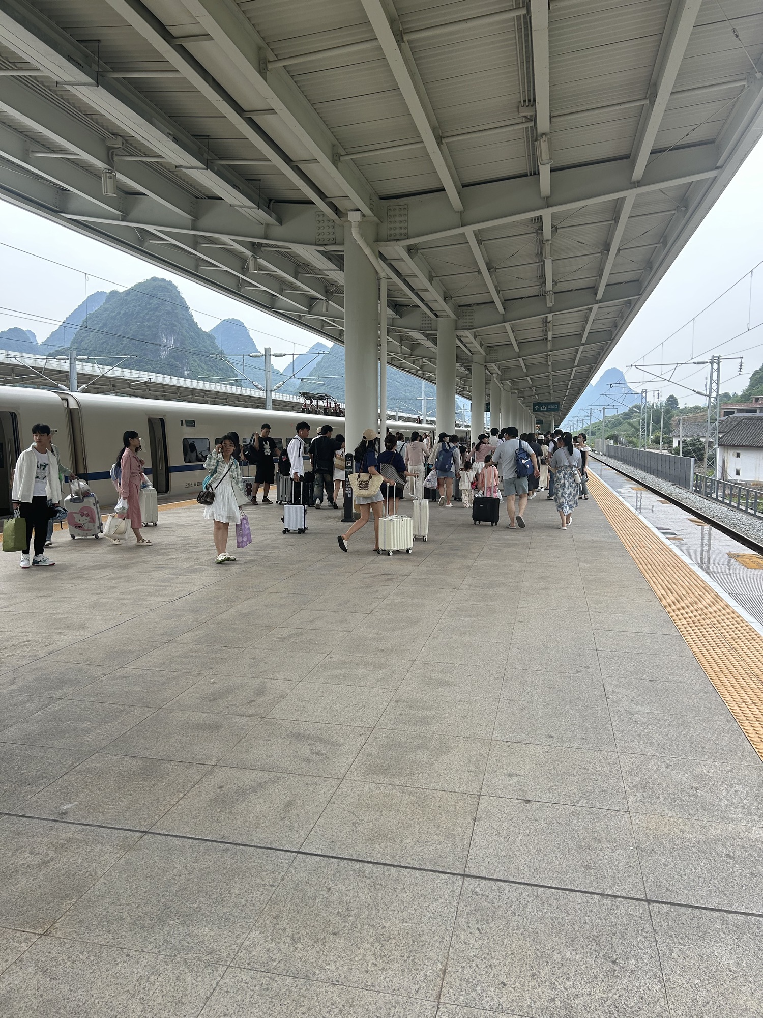 Hanoi to Nanning overland