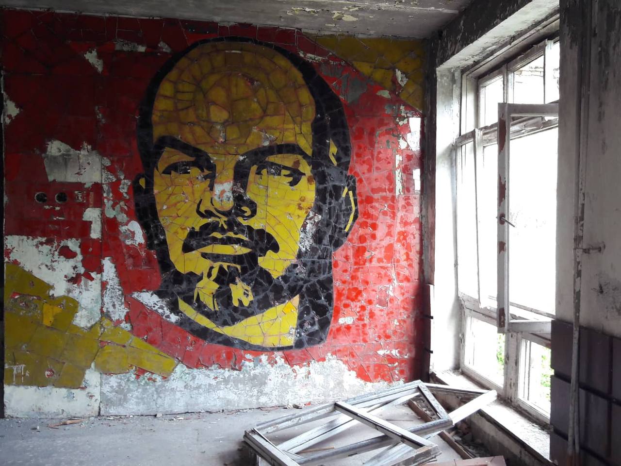 Russians go to North Korea